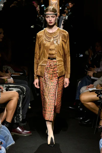 Look 12